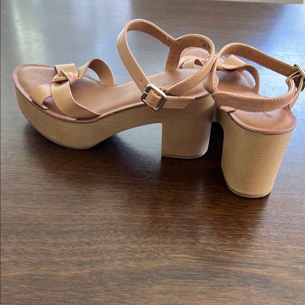 Universal Thread 8.5 Women's Platform Sandals - image 4